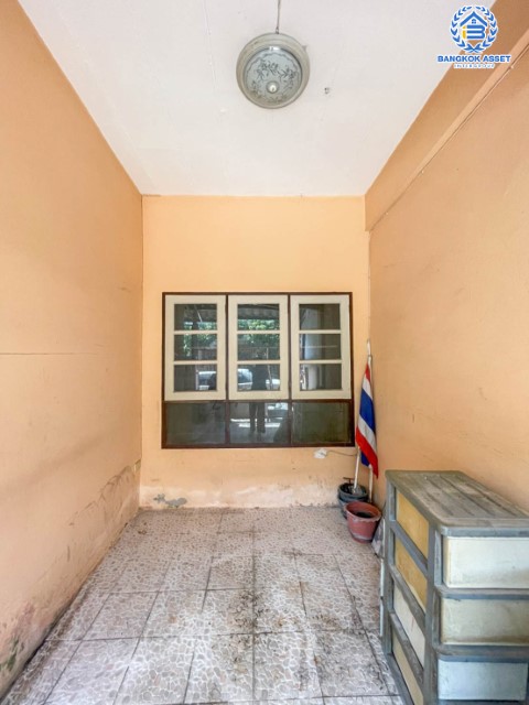 *****ทาวน์เฮ้าส์มือสองย่านนนทบุรี ม.สวีทโฮมปาร์ค บางกรวย-ไทรน้อย บนเนื้อที่ 16.2 ตร.ว. ฟังก์ชัน 3 ห้องนอน 2 ห้องน้ำ 1 ที่จอดรถ แถมฟรี! 2 เครื่องปรับอากาศ 1 เครื่องทำนำอุ่น ความเป็นส่วนตัวสูง สุดยอดทำเลขายดี! แต่ราคาเพียงล้านต้นๆ จองเลย